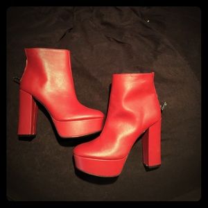 QUIPID Red ankle boots NWOT